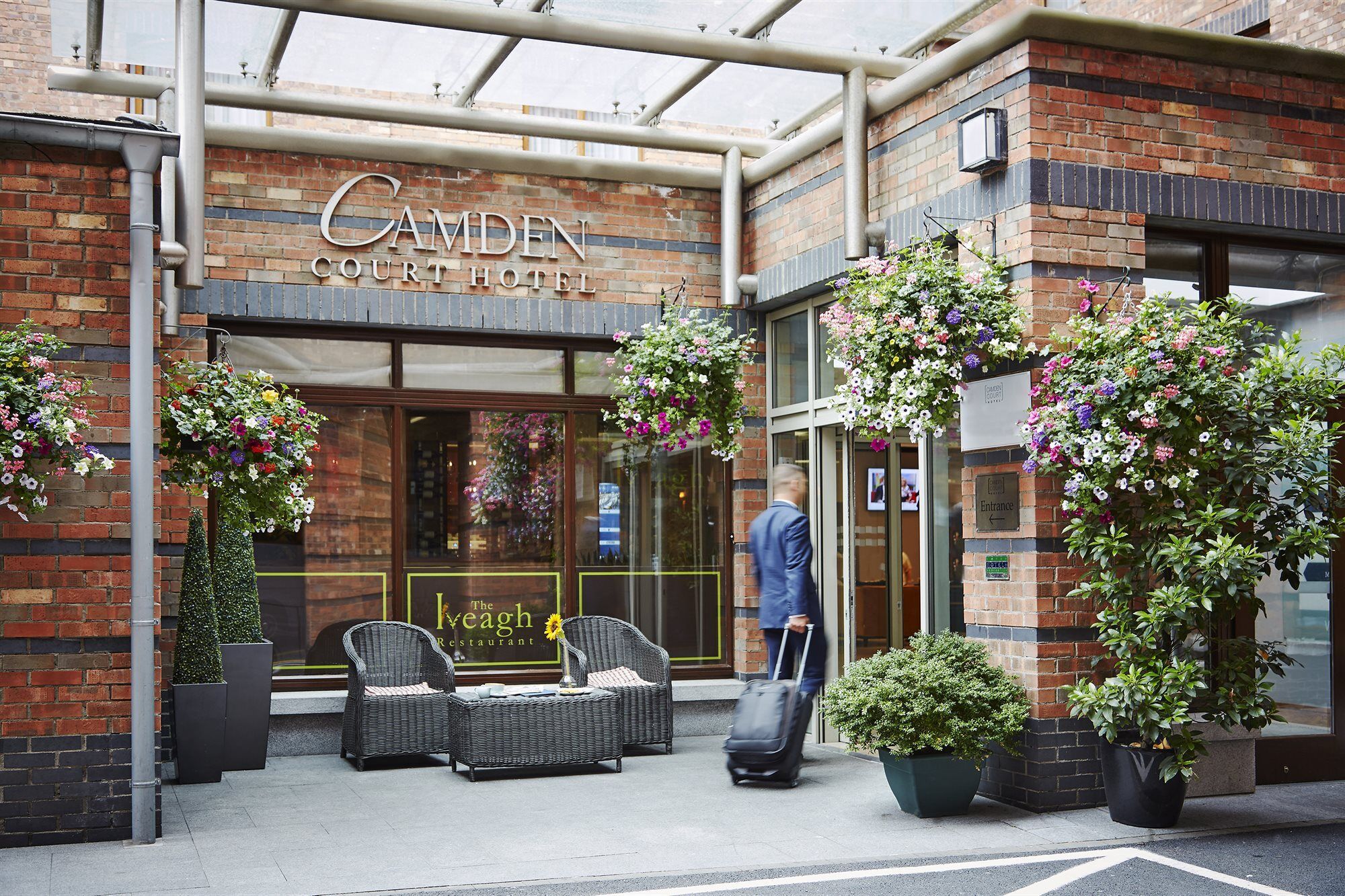Camden Court Hotel Dublín Exterior foto
